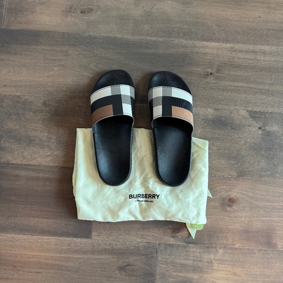 Men’s Burberry Beach Sandals. Size 9 US / 42 EU - Picture 1 of 2